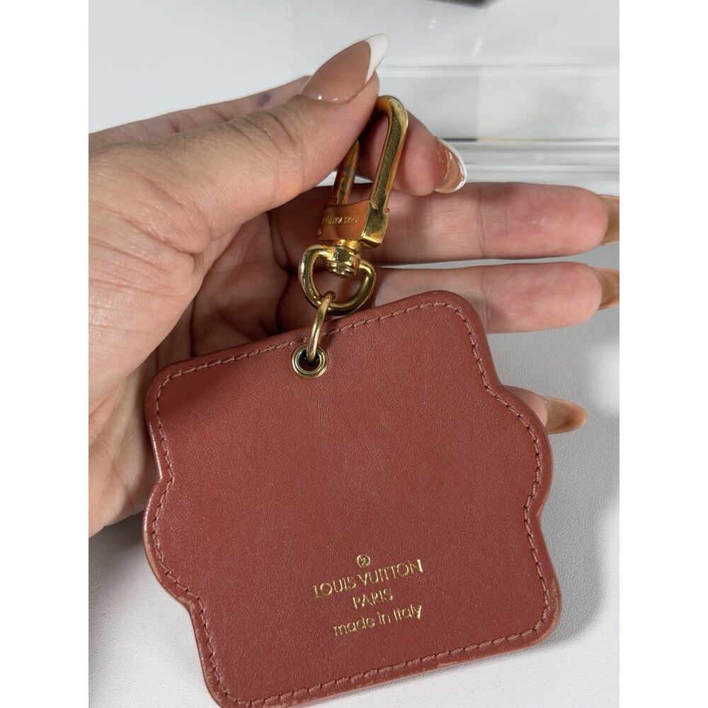 Louis Vuitton Vernis Dog Face Charm Rare Collectible key chain pink 0023 - Picture 7 of 8
